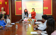 SV Sư phạm Lâm Thái Trà Giang vinh dự đứng vào hàng ngũ Đảng